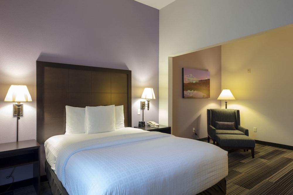 La Quinta By Wyndham Springfield Airport Plaza Hotel Bagian luar foto
