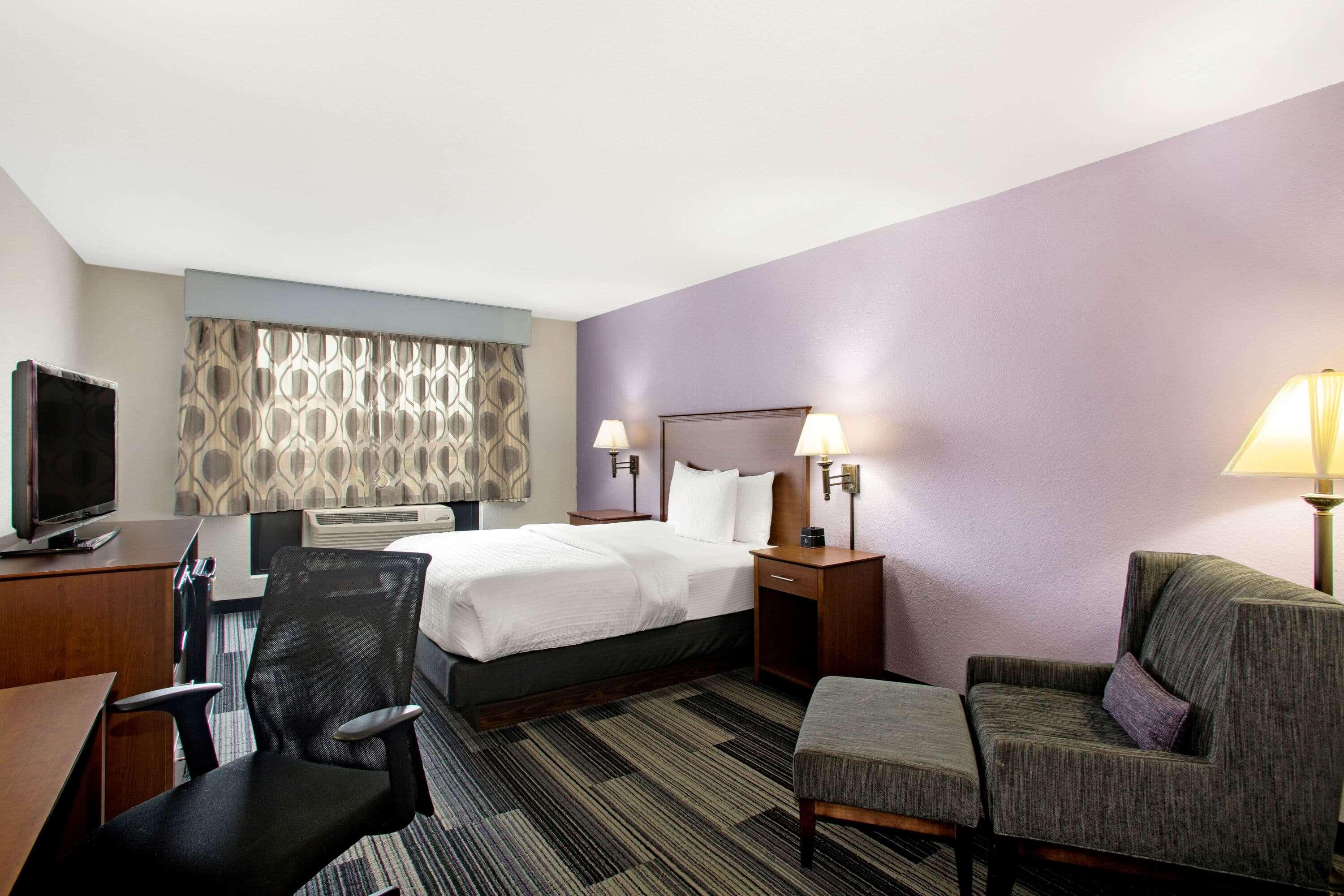 La Quinta By Wyndham Springfield Airport Plaza Hotel Bagian luar foto