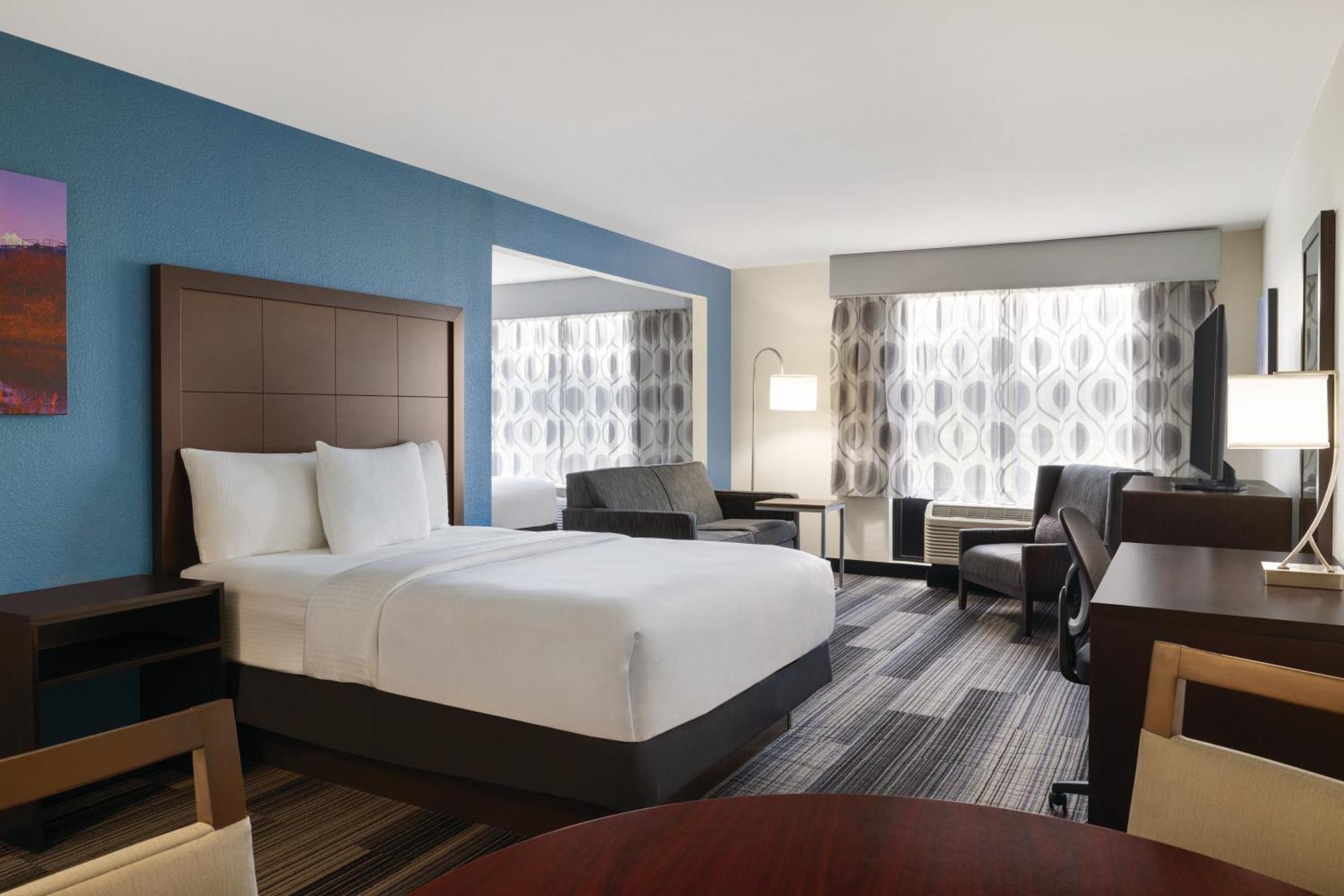 La Quinta By Wyndham Springfield Airport Plaza Hotel Bagian luar foto