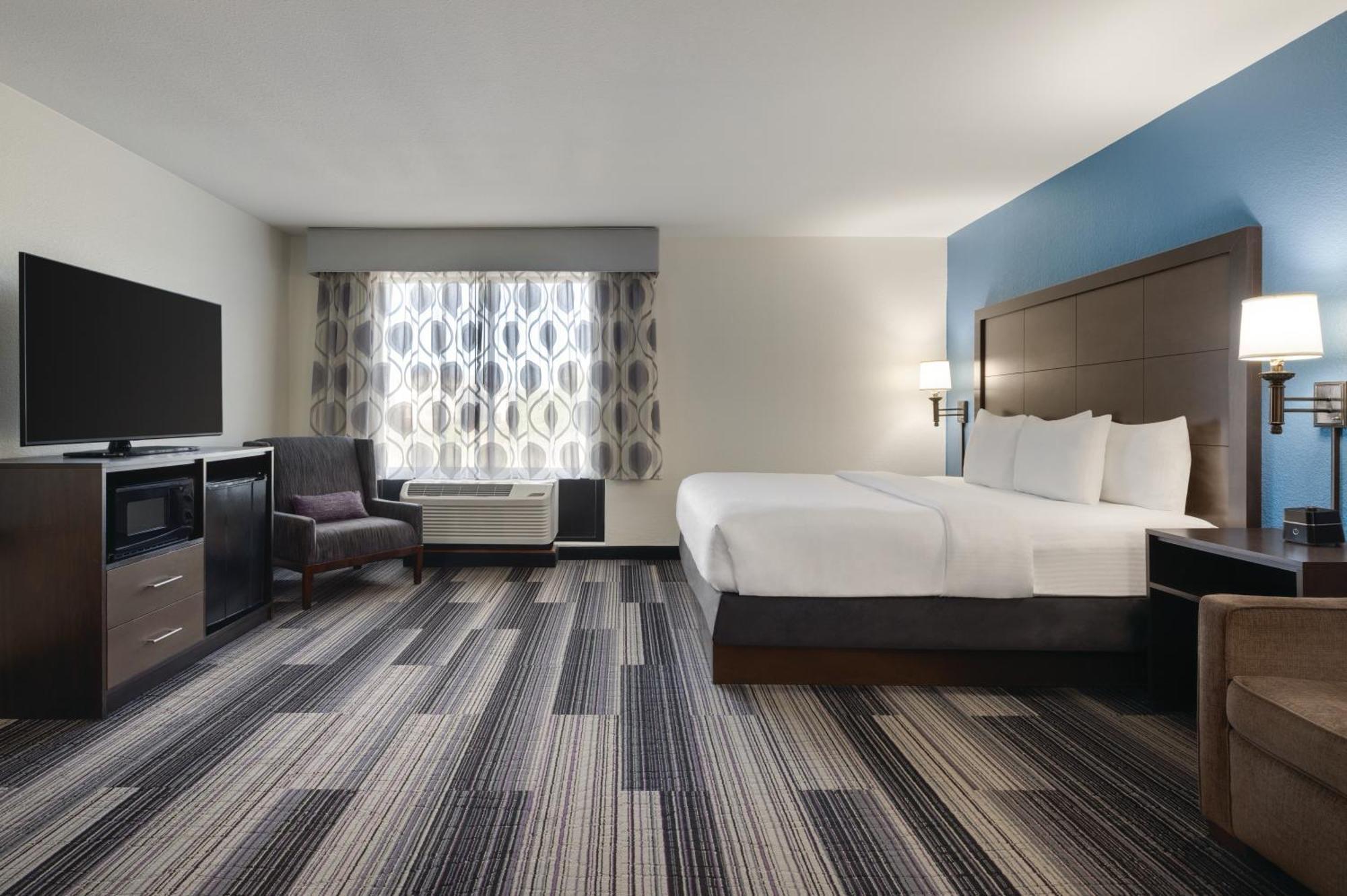 La Quinta By Wyndham Springfield Airport Plaza Hotel Bagian luar foto