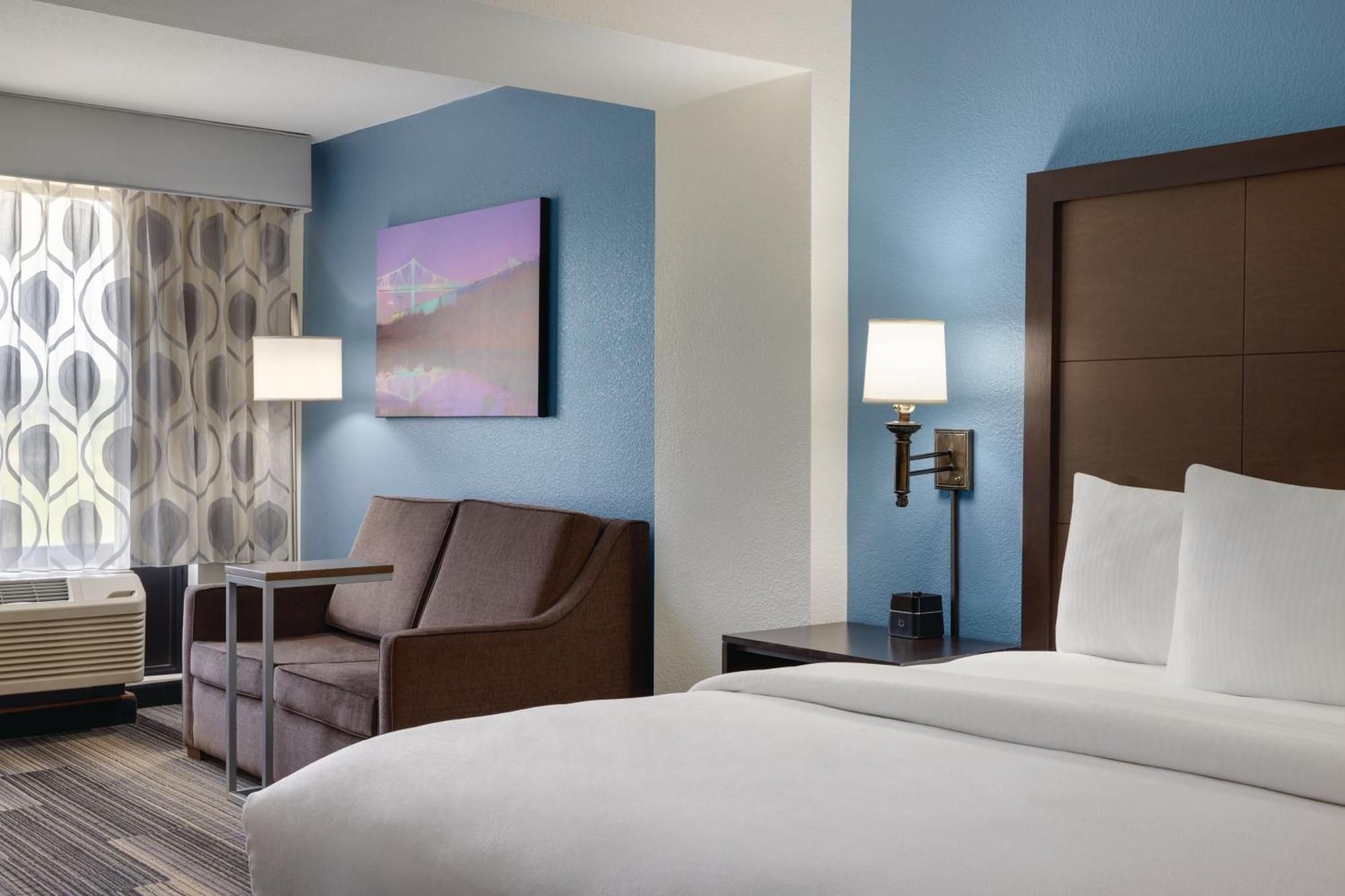 La Quinta By Wyndham Springfield Airport Plaza Hotel Bagian luar foto