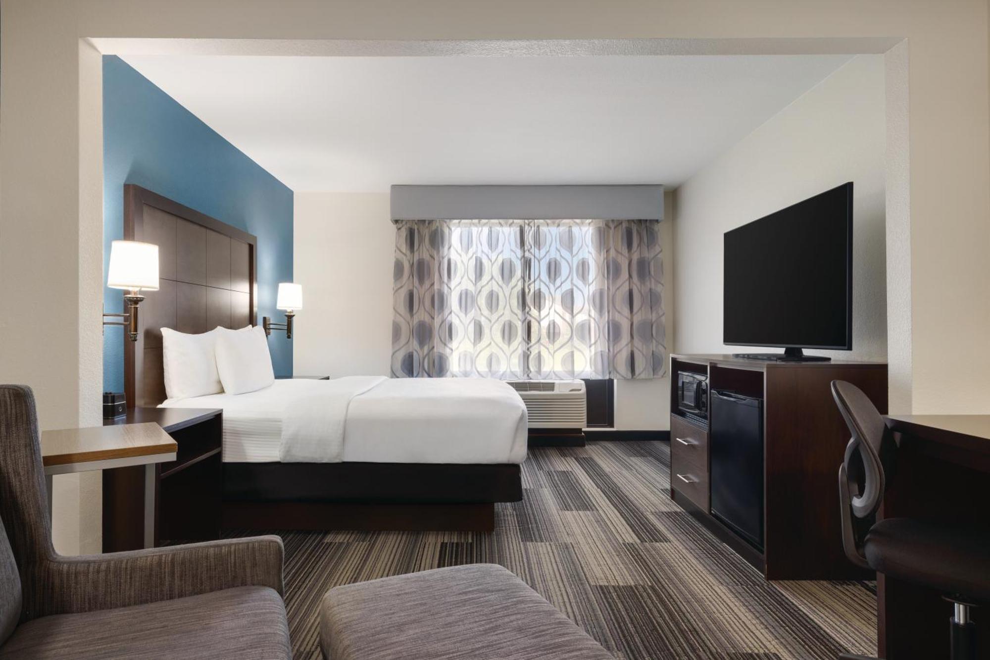 La Quinta By Wyndham Springfield Airport Plaza Hotel Bagian luar foto