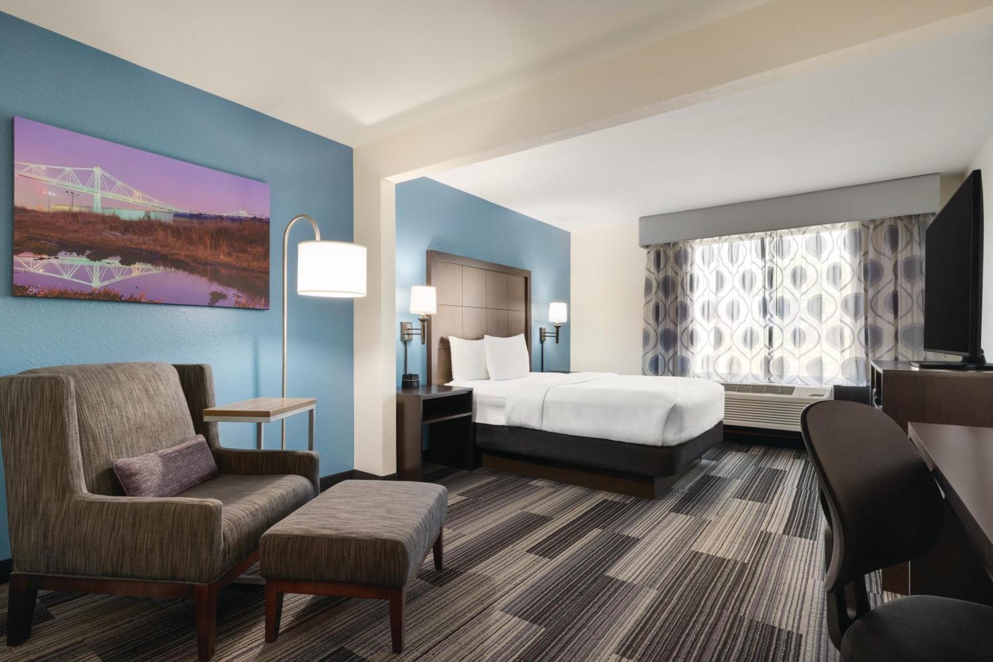La Quinta By Wyndham Springfield Airport Plaza Hotel Bagian luar foto