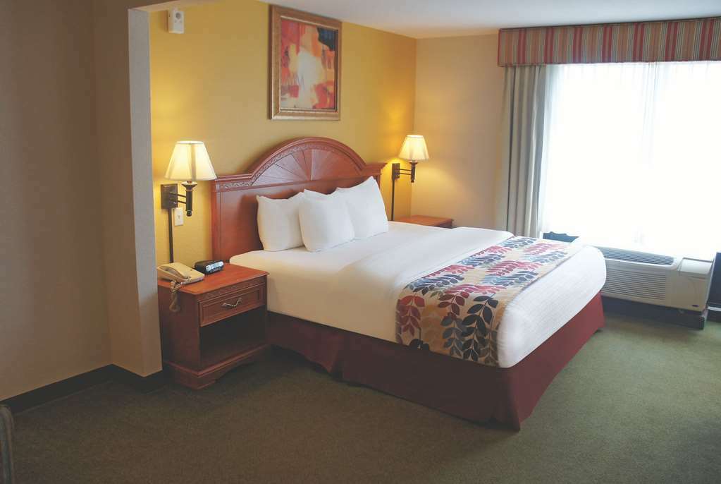 La Quinta By Wyndham Springfield Airport Plaza Hotel Ruang foto