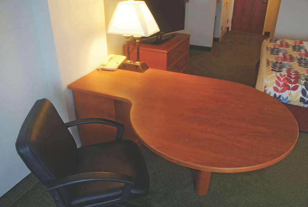 La Quinta By Wyndham Springfield Airport Plaza Hotel Ruang foto